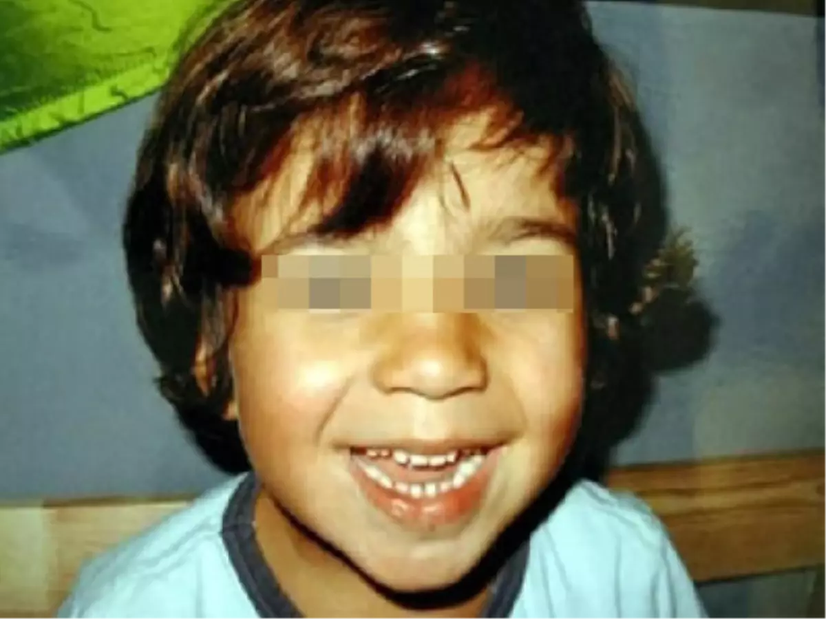 Lezbiyen Çifte Verilen Türk Çocuğu