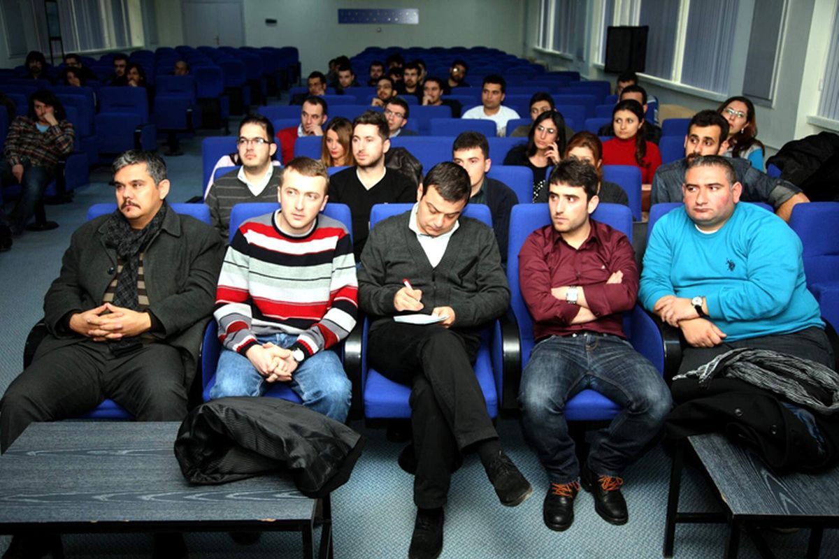 Matlab\'ın Sayısal İşlemlerin Analizinde Kullanımı