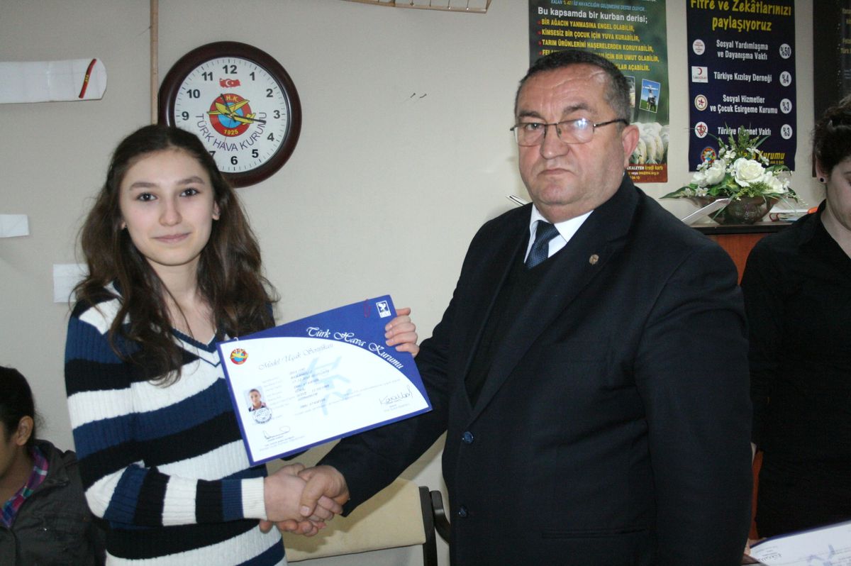 Model Uçak Kursu Sertifikaları Dağıtıldı