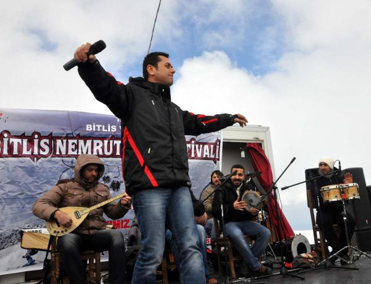 Nemrut Kayak Merkezi\'nde Kar Festivali (2)
