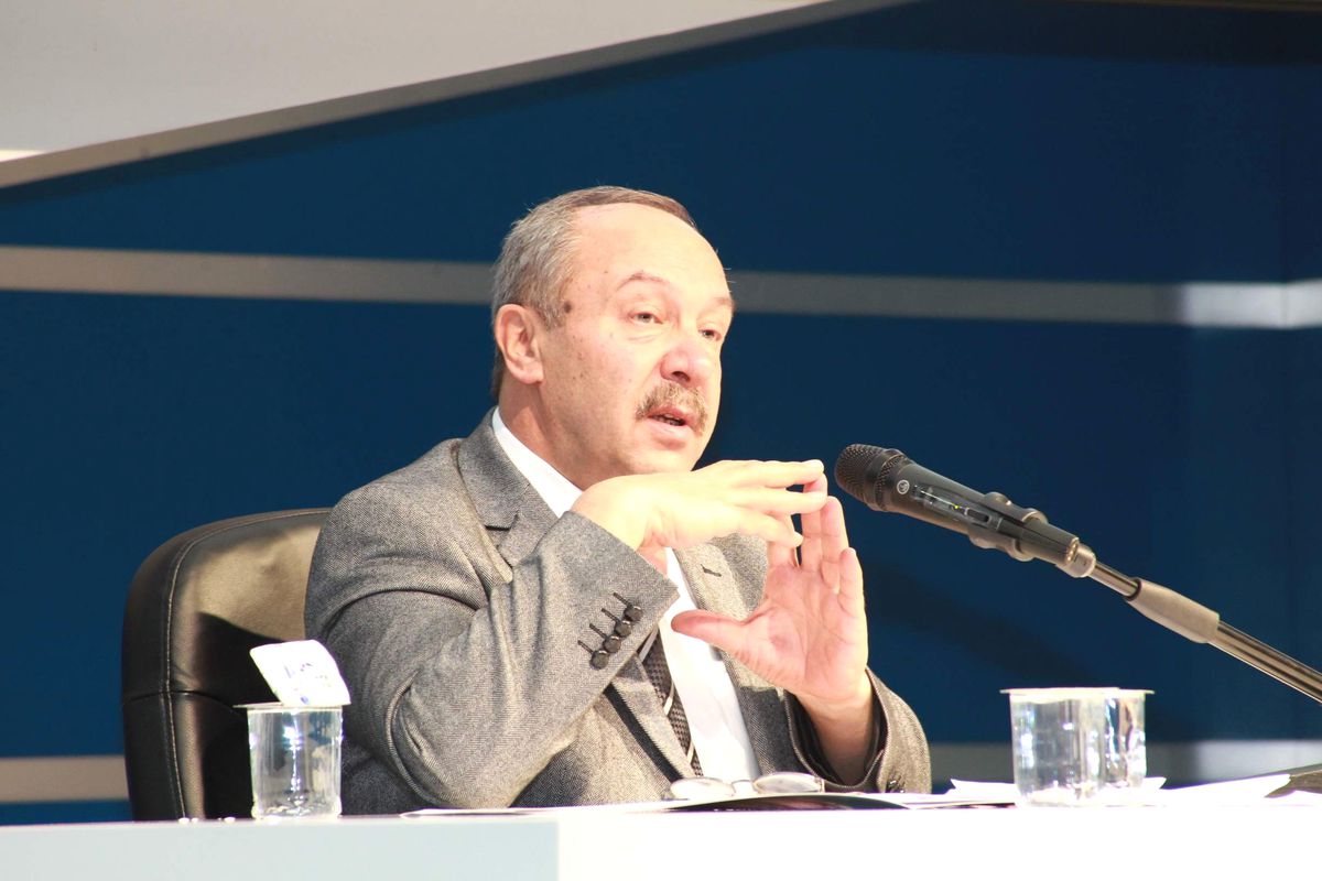 Prof. Dr. Mehmet Çelik;