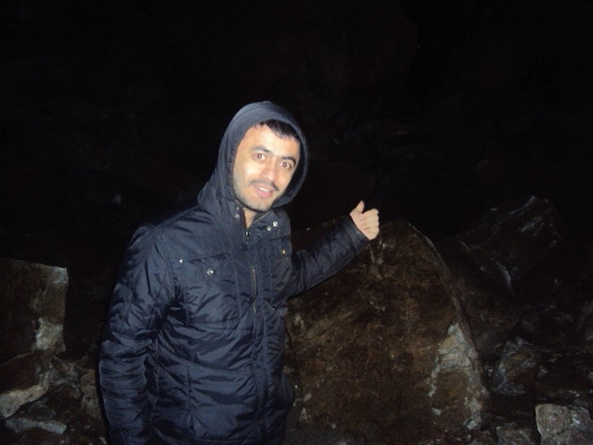 Şemdinli-Derecik Karayoluna Tonlarca Ağırlığında Kayalar İndi