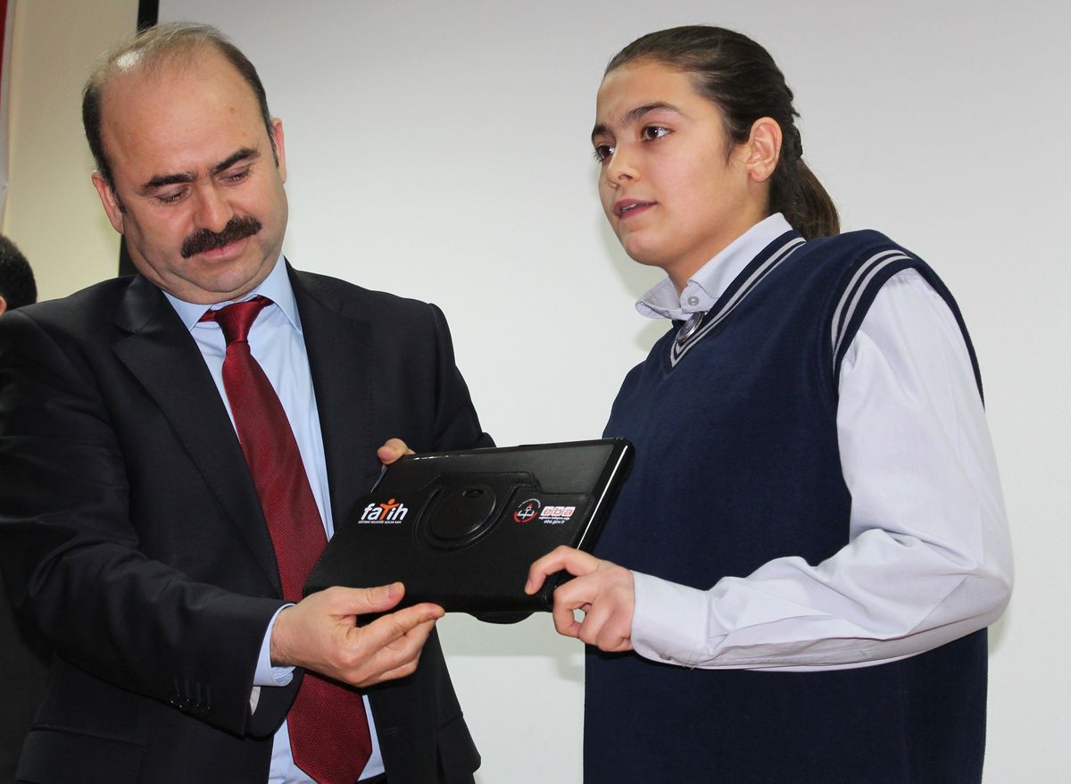 Siirt\'te Tablet Bilgisayar Dağıtımına Başlandı