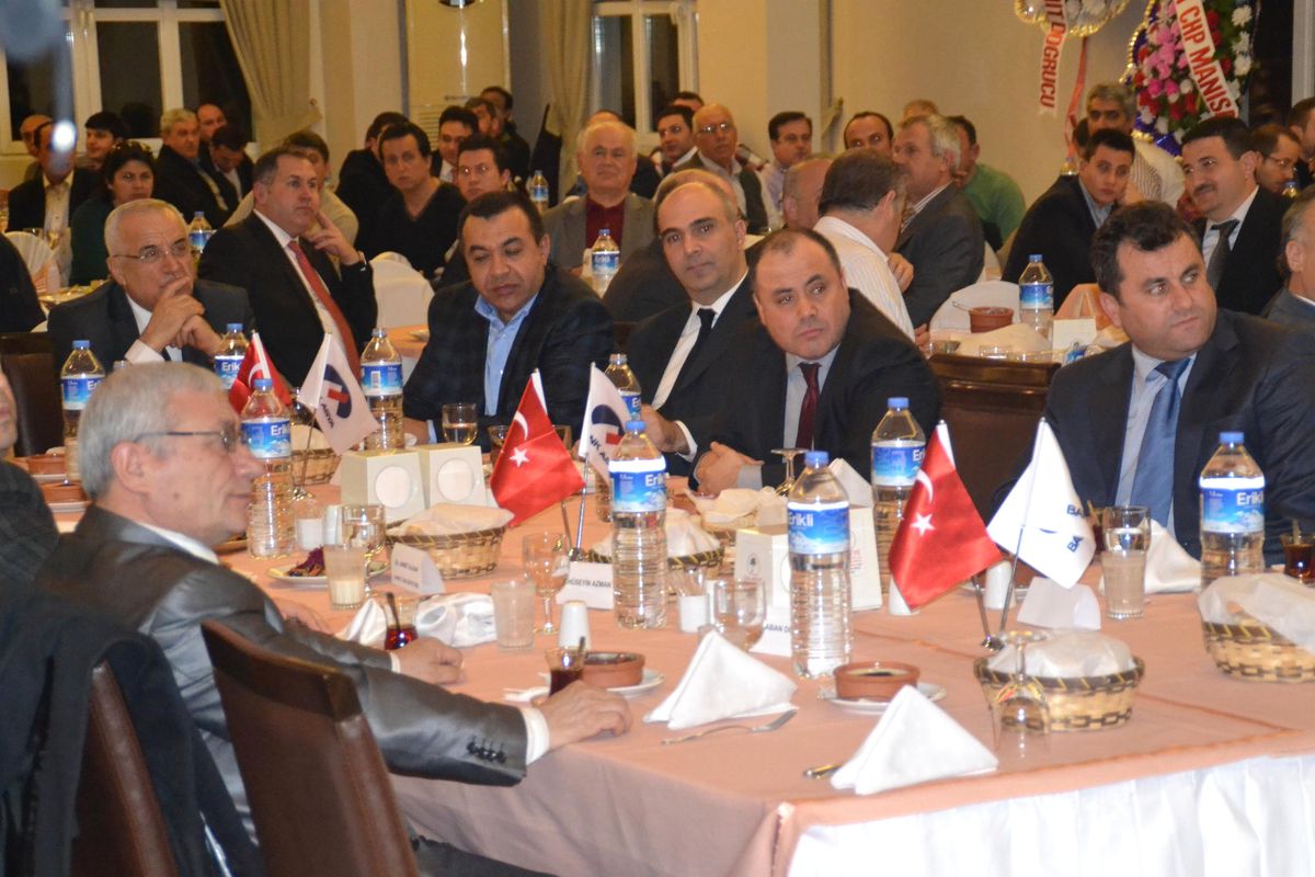 Turgutlu\'da "Küresel Köyün Yeni Aktörü Türkiye" Konulu Konferans