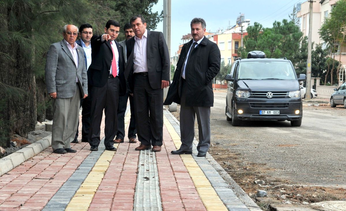 Tütüncü Fabrikalar\'da Devam Eden Çalışmaları İnceledi