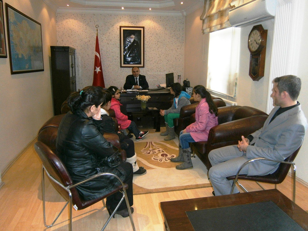 Urla Kız Çocuk Evi Üyelerinden Kaymakamı Ziyaret Etti