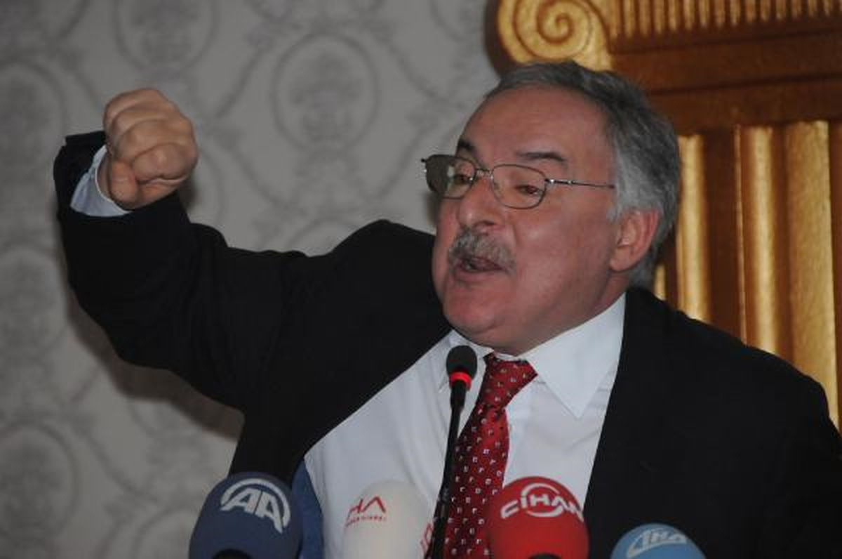 CHP\'li Koç: Tayyip Tipi Demokrasi Var