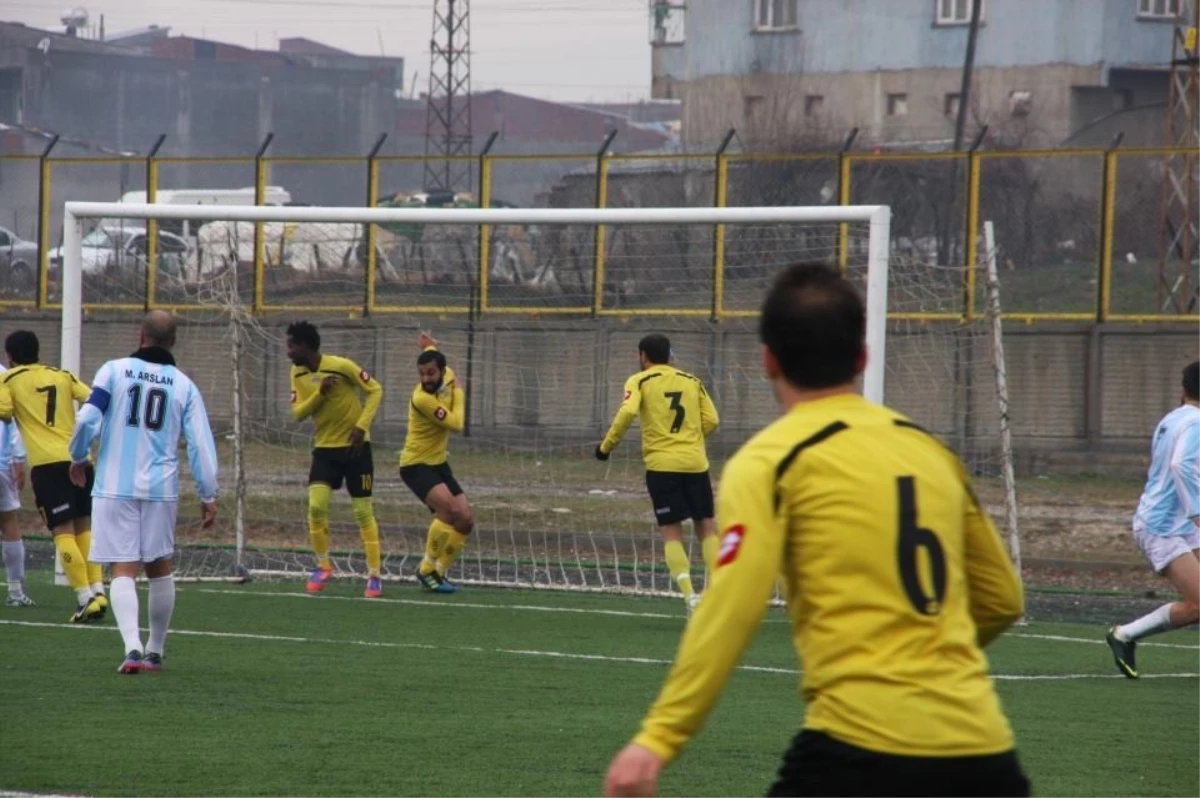 Erganispor Sahasında Dersimspor\'u 3-0 Mağlup Etti