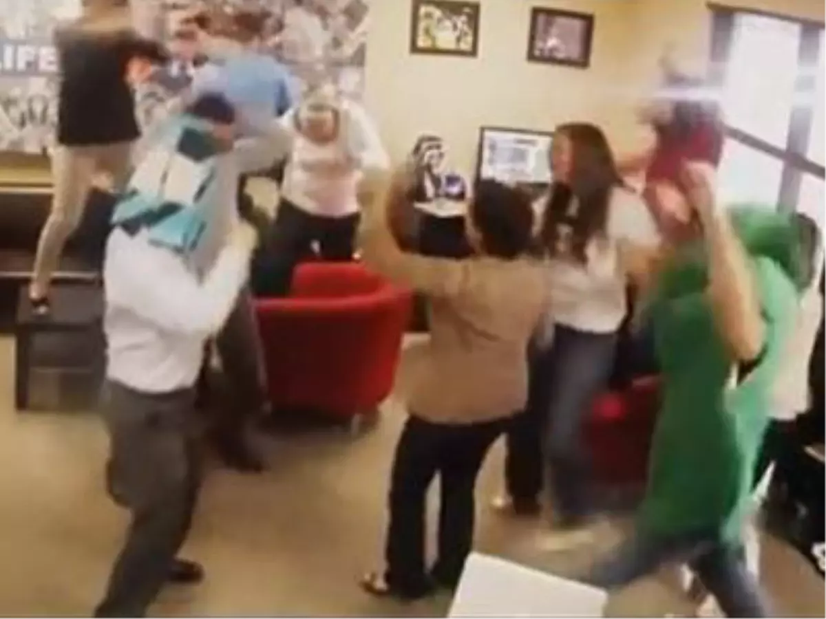 \'Gangnam\' Gitti \'Harlem Shake\' Geldi