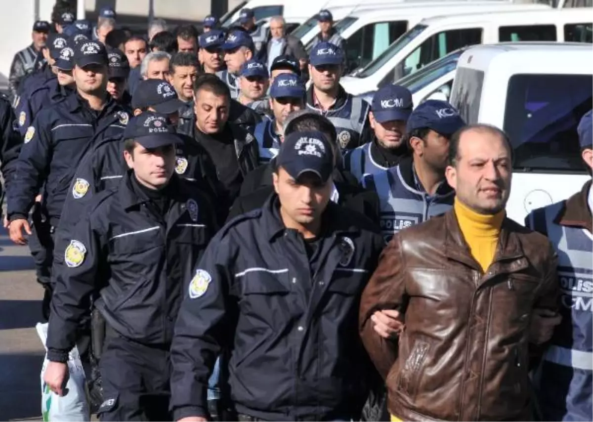 \'Şirinler Çetesi\' Operasyonunda 2\'si Avukat 12 Tutuklama