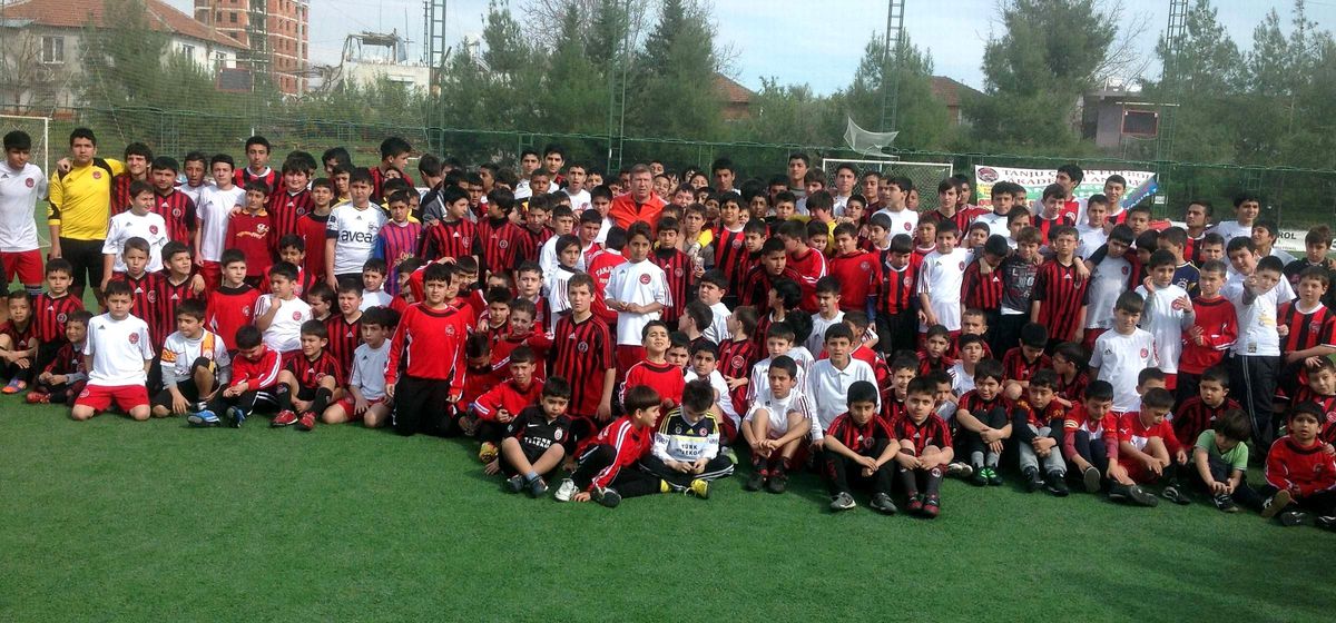 Tanju Çolak, Öğrencileri ile Bir Araya Geldi