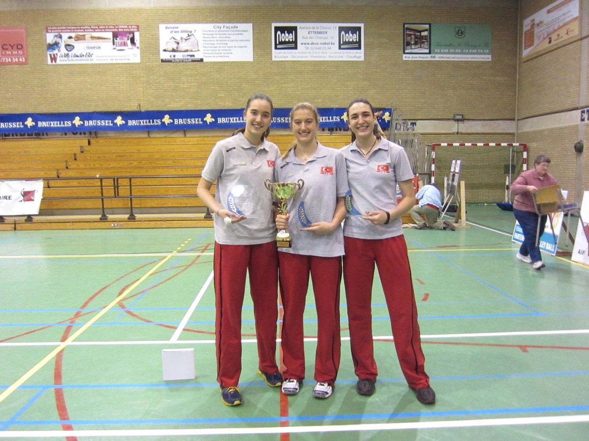 Voleybol\'da Bayan Yıldız Milliler, Şampiyon Oldu