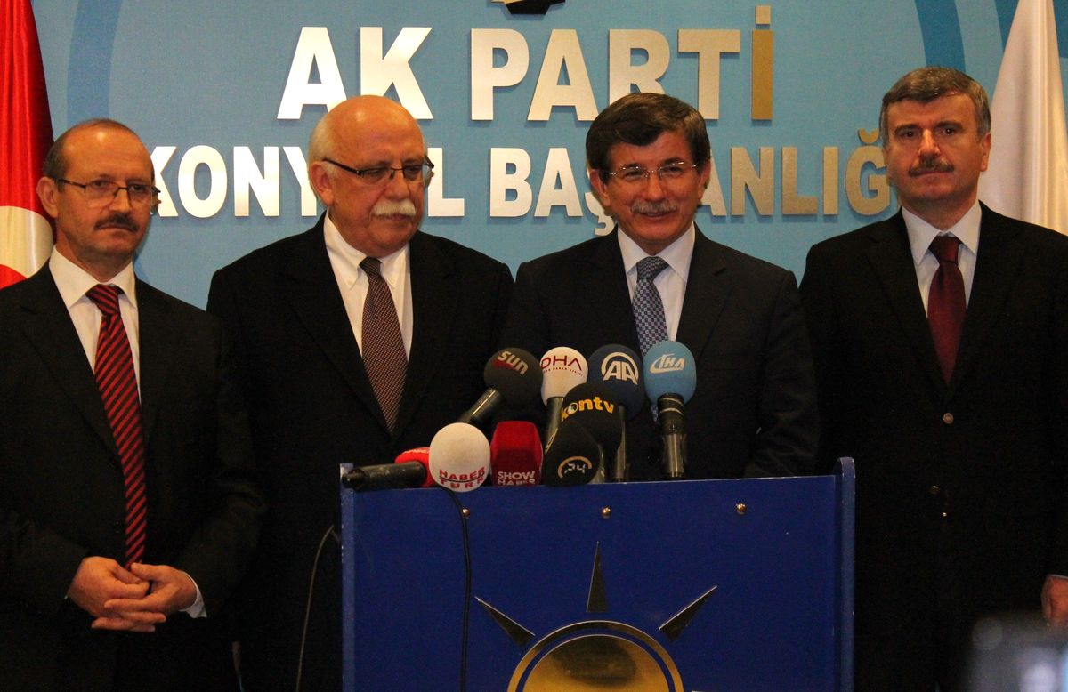 Bakanlar Davutoğlu ve Avcı Konya\'da