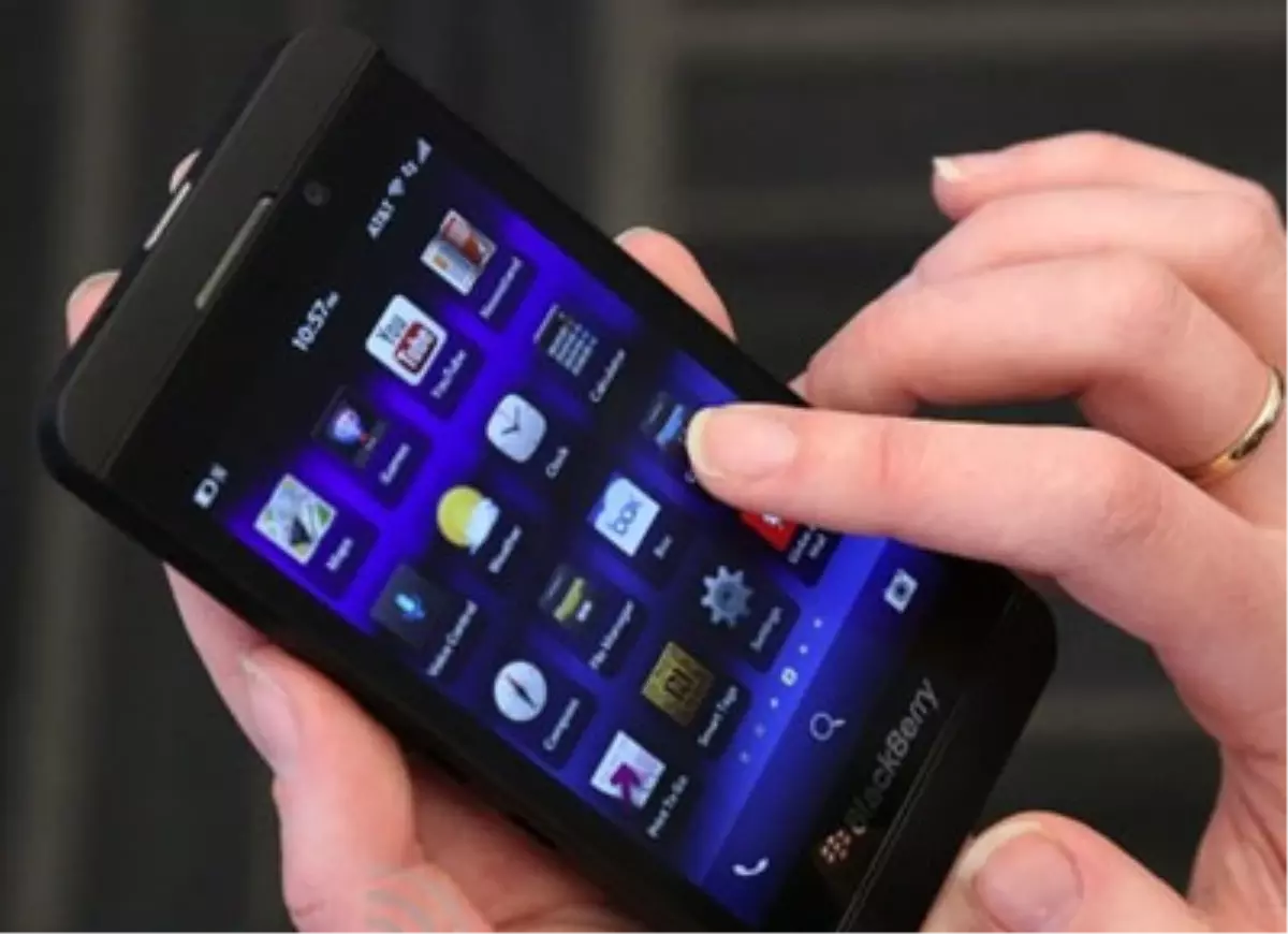 Blackberry Z10\'un Avea Fiyatı Belli Oldu