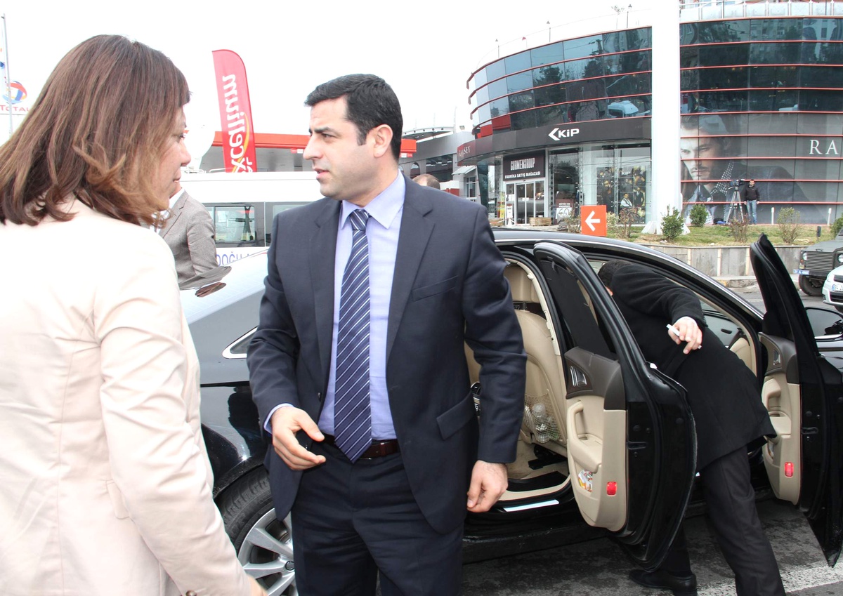 Demirtaş\'tan Kck ve İmralı Açıklaması