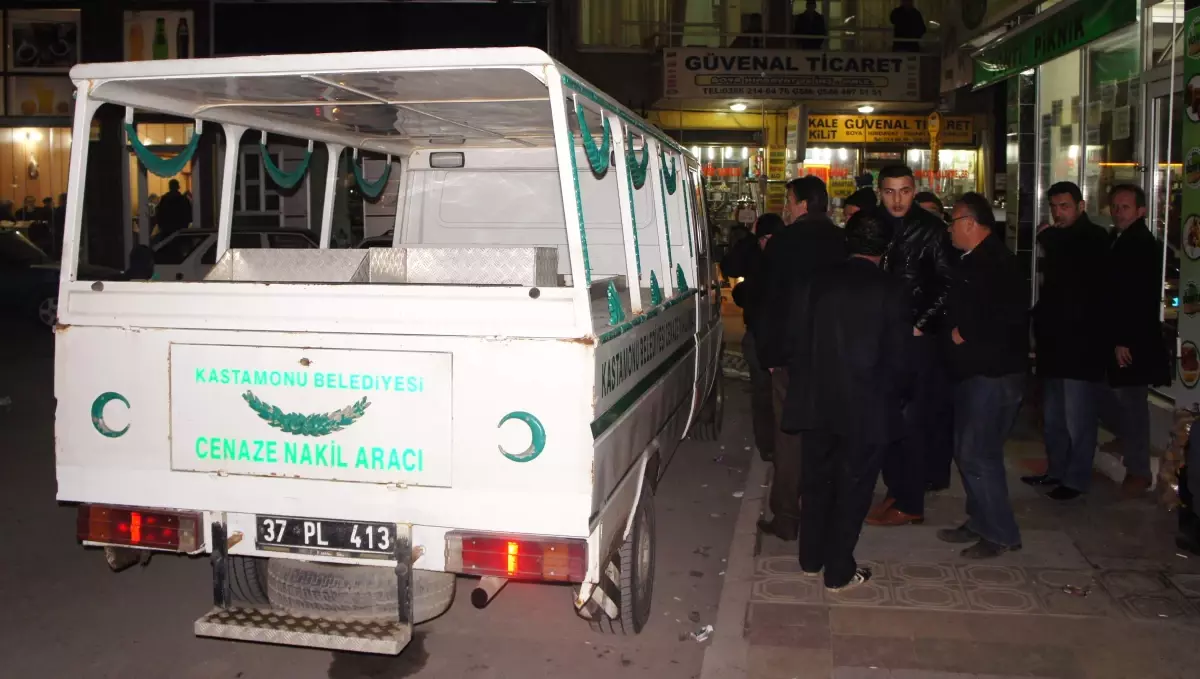 Ecel Kahvehanede Yakaladı