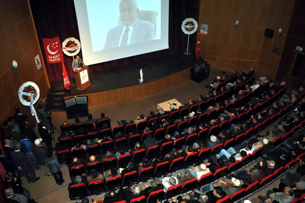 Erbakan, Türkiye ve Dünyadaki Gelişmeleri Aydın\'da Anlattı