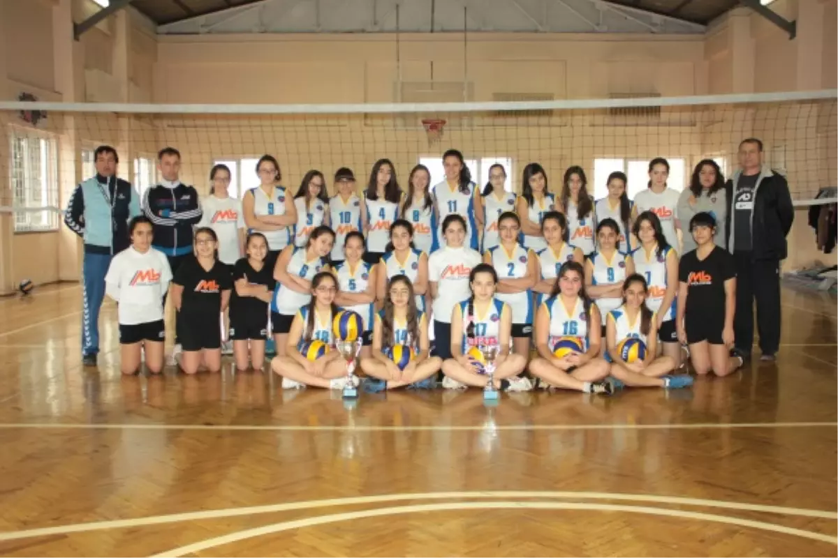 GKV\'nın Voleybol Takımları Finallere Adını Yazdırdı