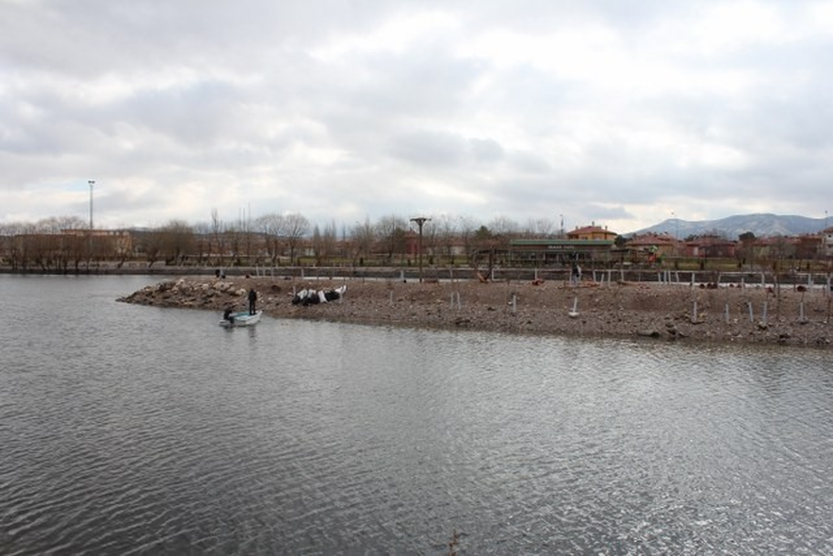 Kızılırmak\'ta Kuluçka Alanları Oluşturuluyor