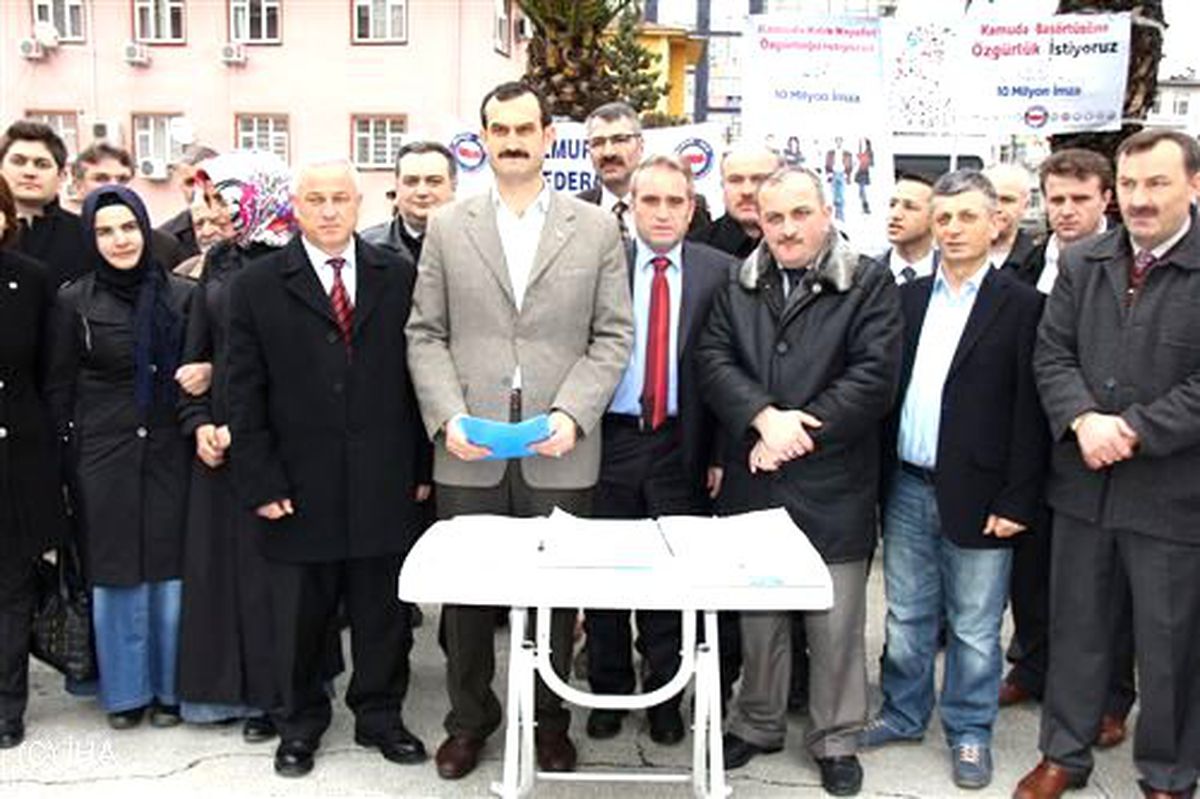 Memur-Sen\'den \'Özgürlük İçin 10 Milyon İmza\' Kampanyası\'na Rize\'den 45 Bin İmza
