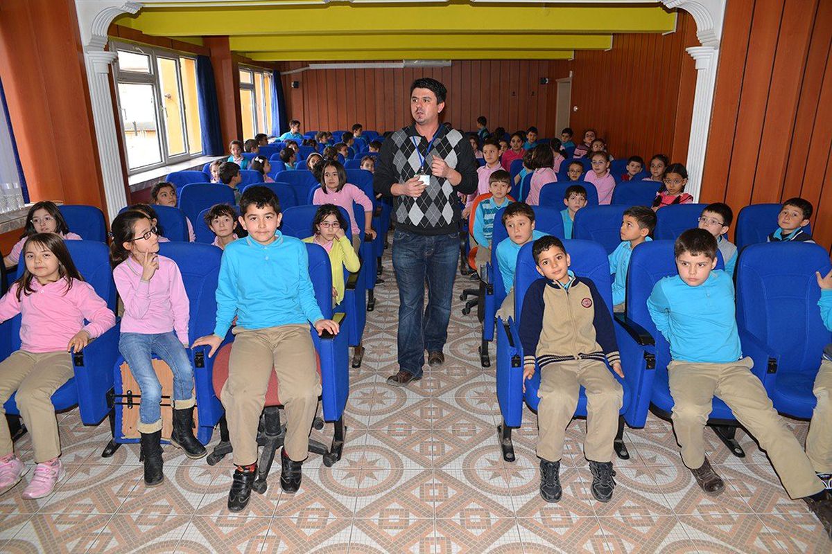 Tepebaşı Belediyesi Çocuklara Hayvan Sevgisi Aşılıyor