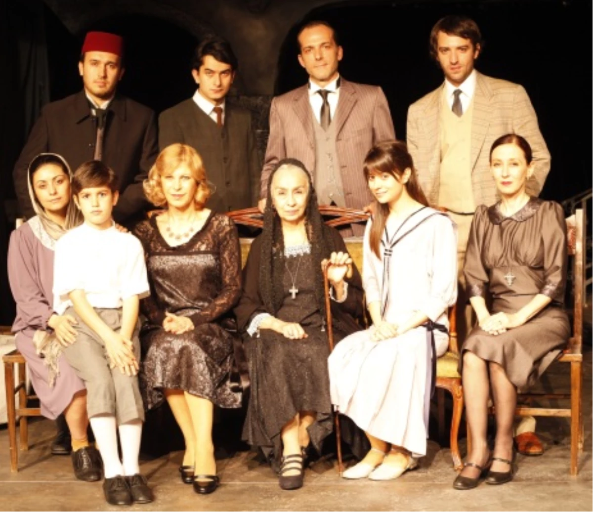 Tiyatro Pera, "Ah Smyrna\'m, Güzel İzmir\'im" Diyor