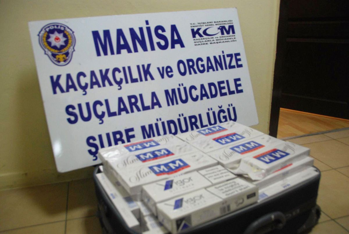 Turgutlu\'da Esrar ve Kaçak Sigara Operasyonu