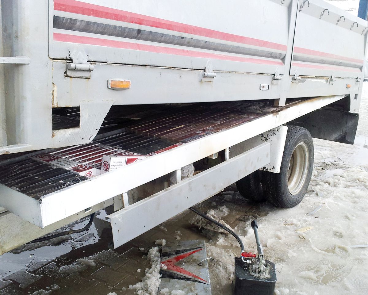Van\'da Kaçak Sigara ve Akaryakıt Operasyonları
