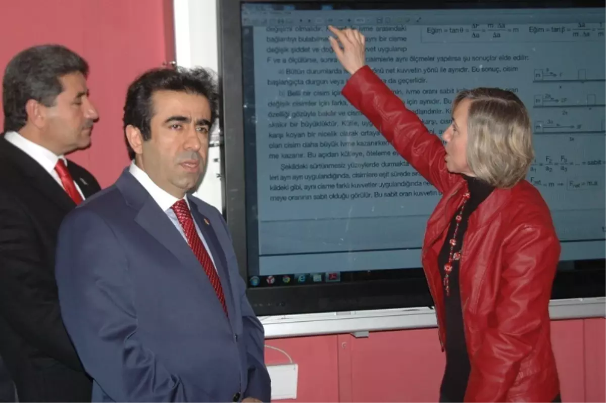 Artık Öğrenciler Tablet Bilgisayarlarla Ders Görecek