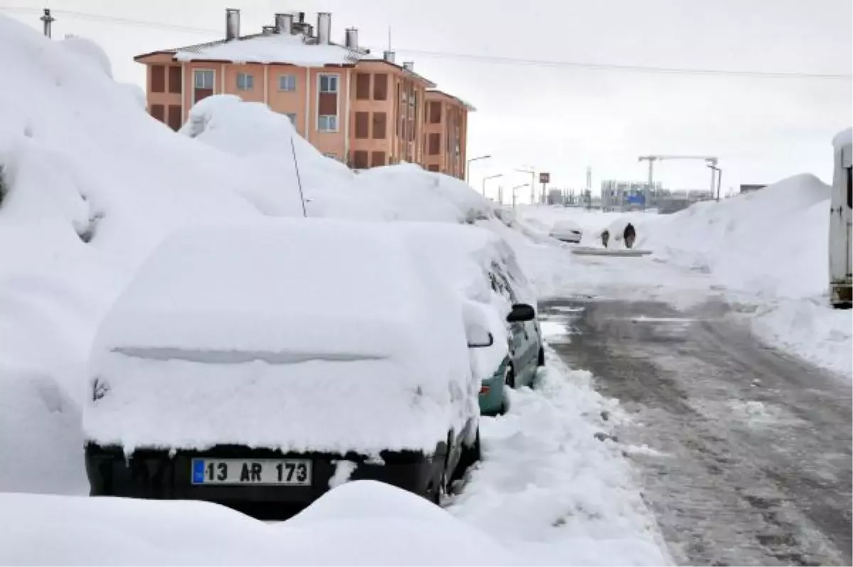 Bitlis\'te 183 Köy Yolu Kardan Ulaşıma Kapandı