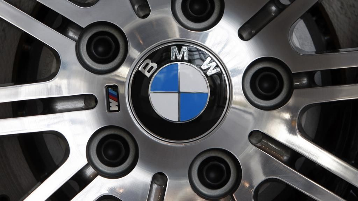 Bmw 750 Bin Aracını Geri Çağırıyor