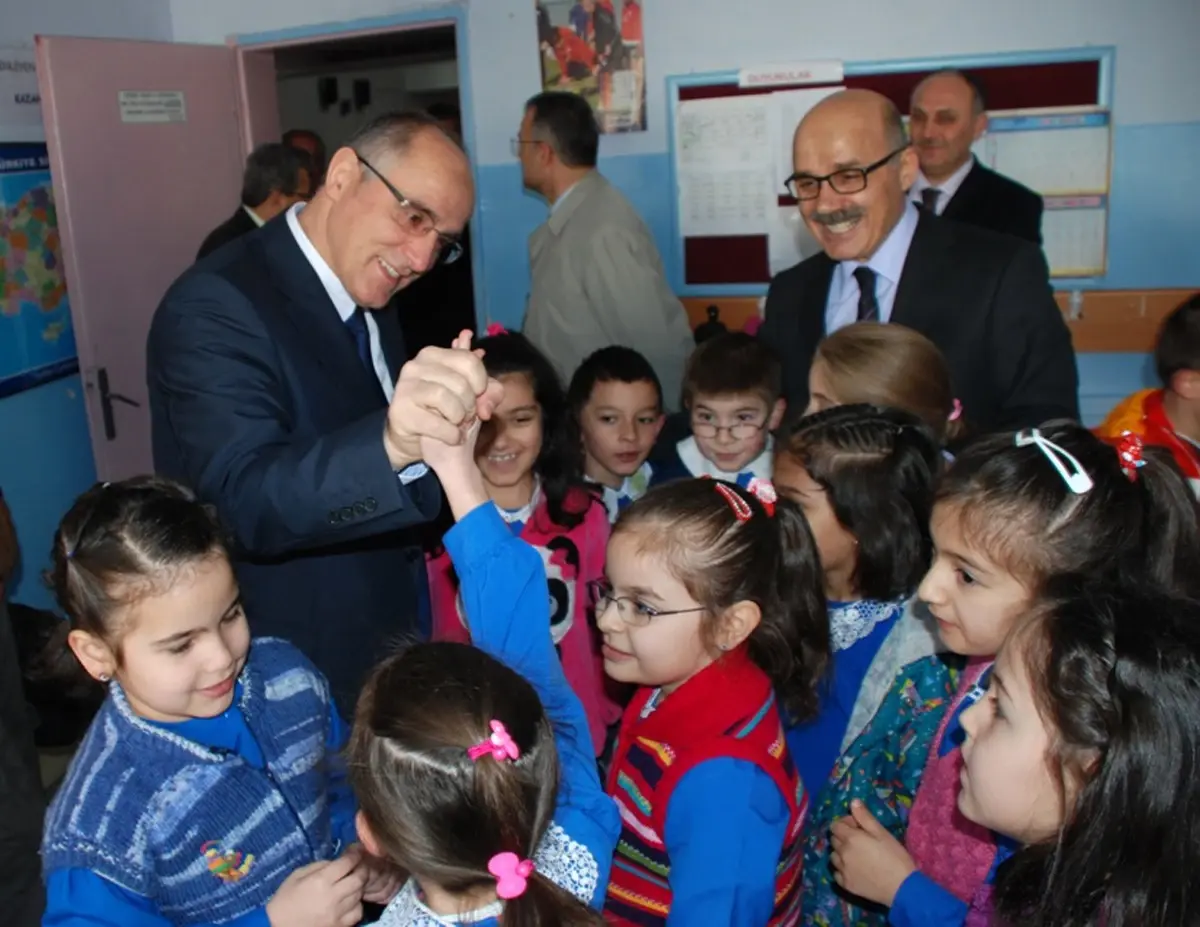 Bolu\'da 14 Bin 831 Öğrenciye Süt Dağıtıldı