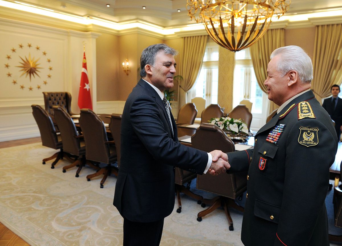 Cumhurbaşkanı Gül, Azerbaycan Savunma Bakanı Abiyev\'i Kabul Etti