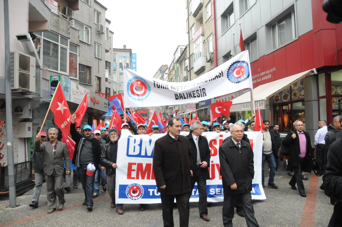 Fabrika İşçilerinin Hak Arama Eylemi