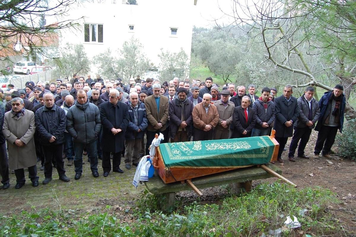 Kadir Candan Toprağa Verildi