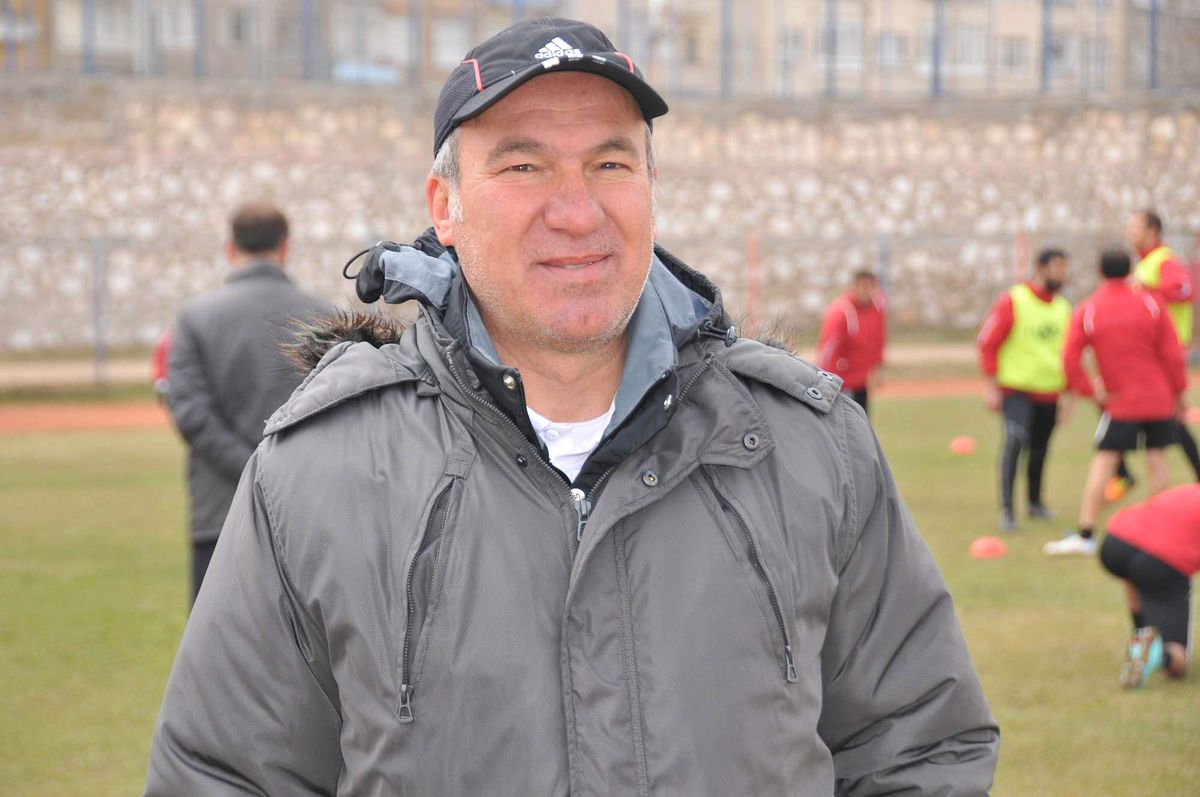 Niğde Belediye Spor Teknik Direktörü Cengiz Seçsev;