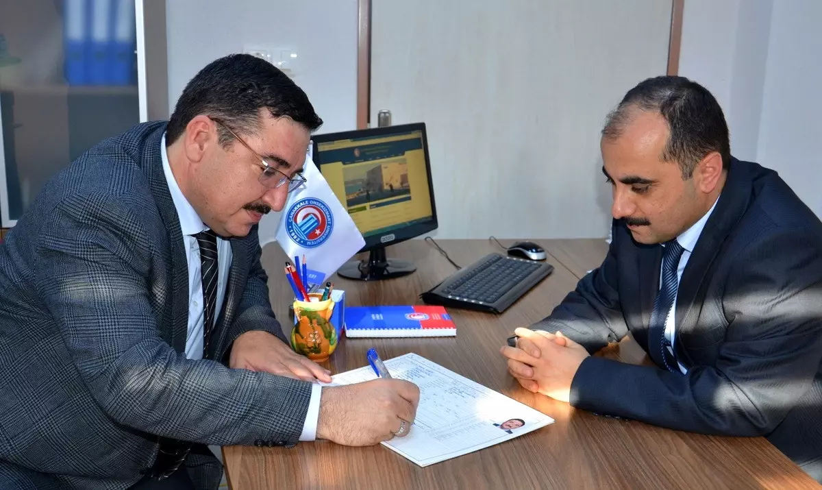 Sağlık Bilimleri Enstitüsü'nün Yüzüncü Öğrencisi Sağlık Müdürü Oldu