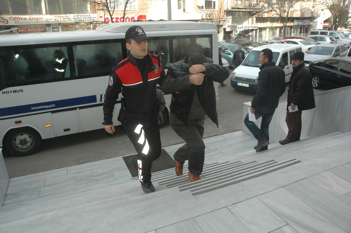 Sakarya\'da Fuhuş Operasyonu: 19 Gözaltı