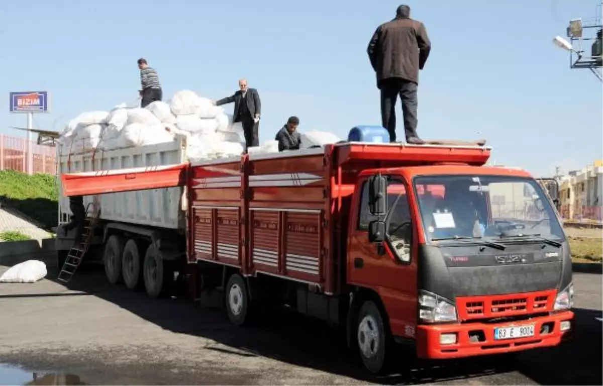 Şanlıurfa\'dan Suriye\'ye 2 Tır Yardım