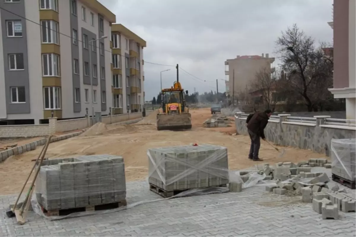 Yol Çalışmaları Devam Ediyor