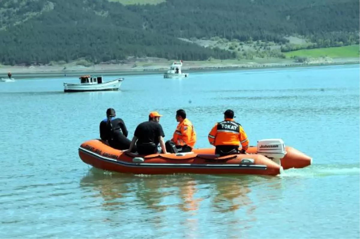 Almus Barajı\'nda Boğulan 2 Kişiye Ulaşılamıyor