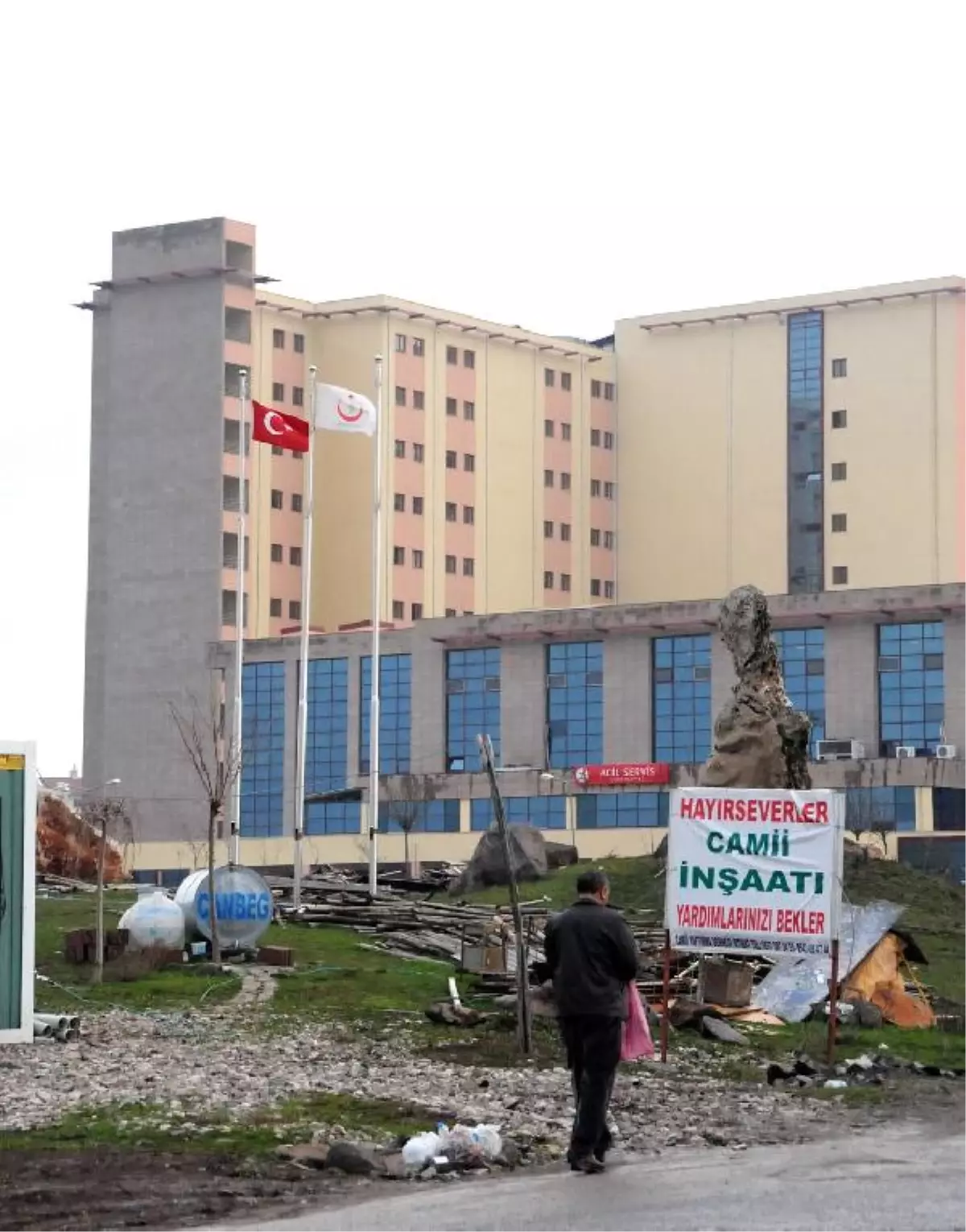 Asansörleri Çalışmayan Hastaneye 5 Bin Kişilik Asansörlü Modern Camii