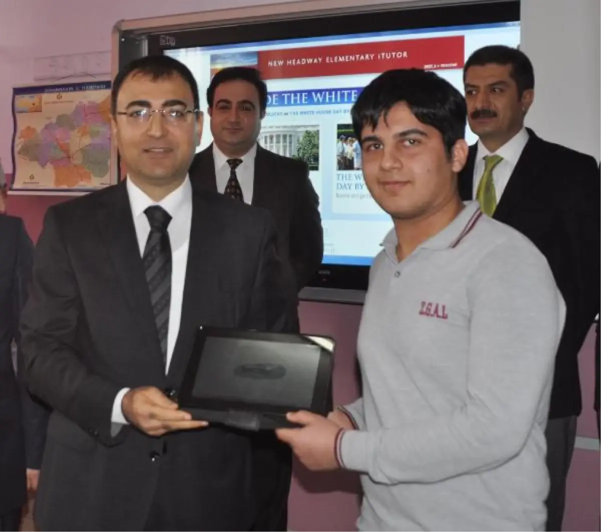 Diyarbakır\'da Tablet Bilgisayar Dağıtımı