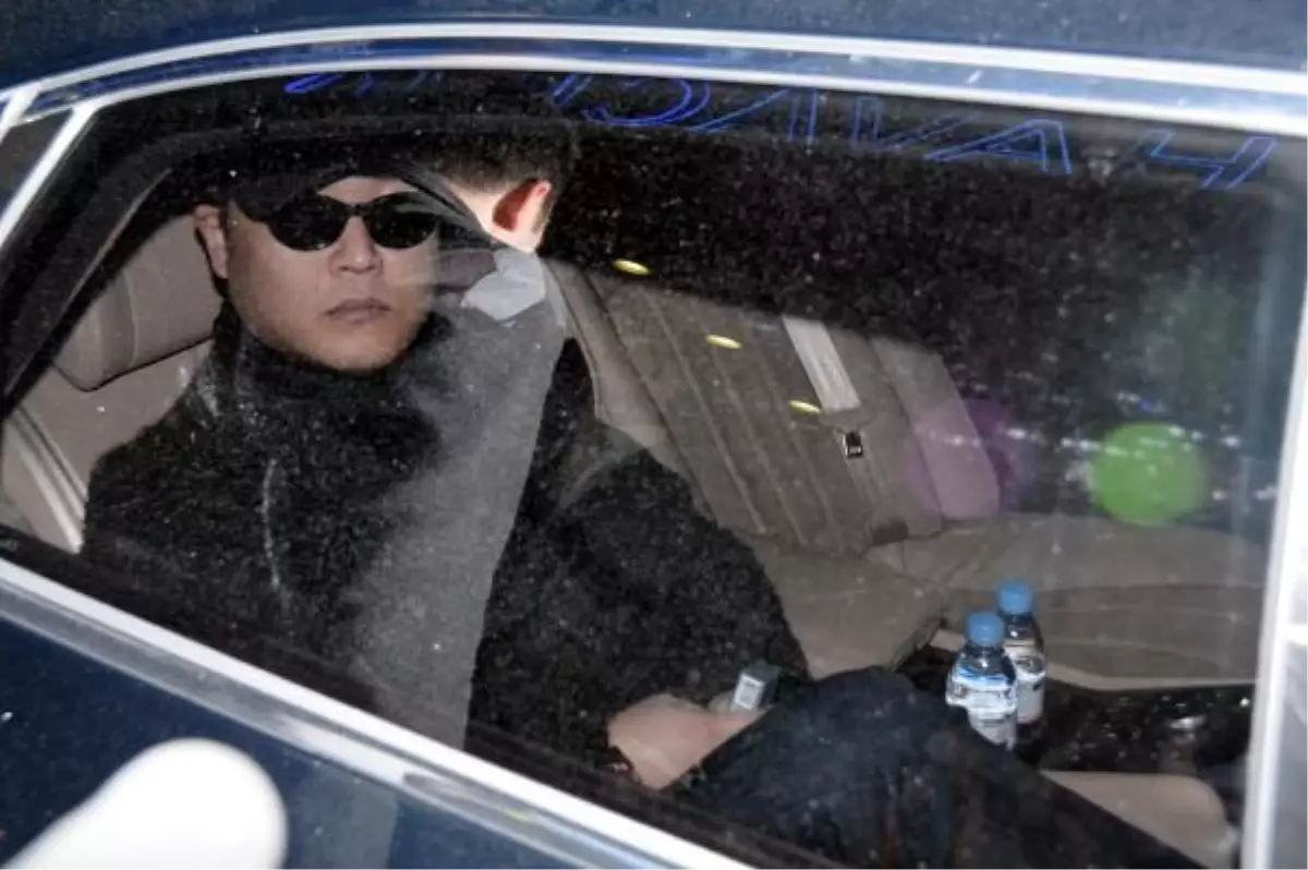 Gangnam Style Şarkısıyla Ünlenen Psy İstanbul\'a Geldi