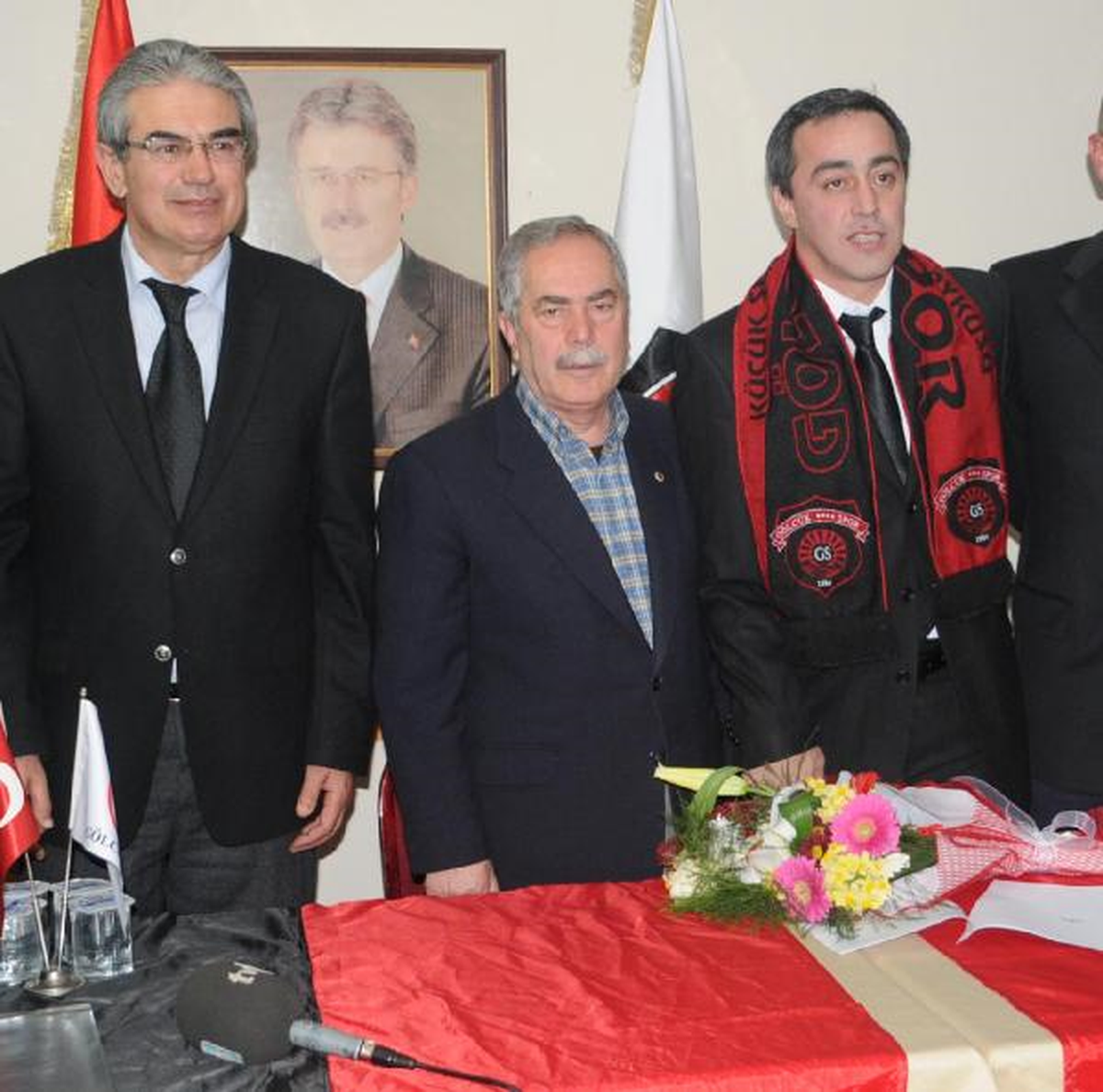Gölcükspor Ogün Temizkanoğlu\'na Emanet