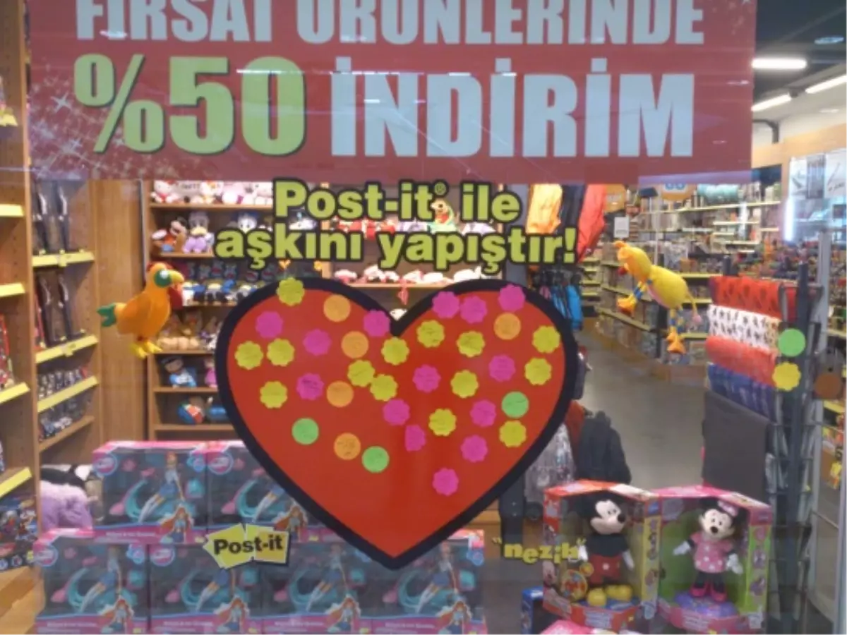 Nezih Kitabevi Aşka Geldi