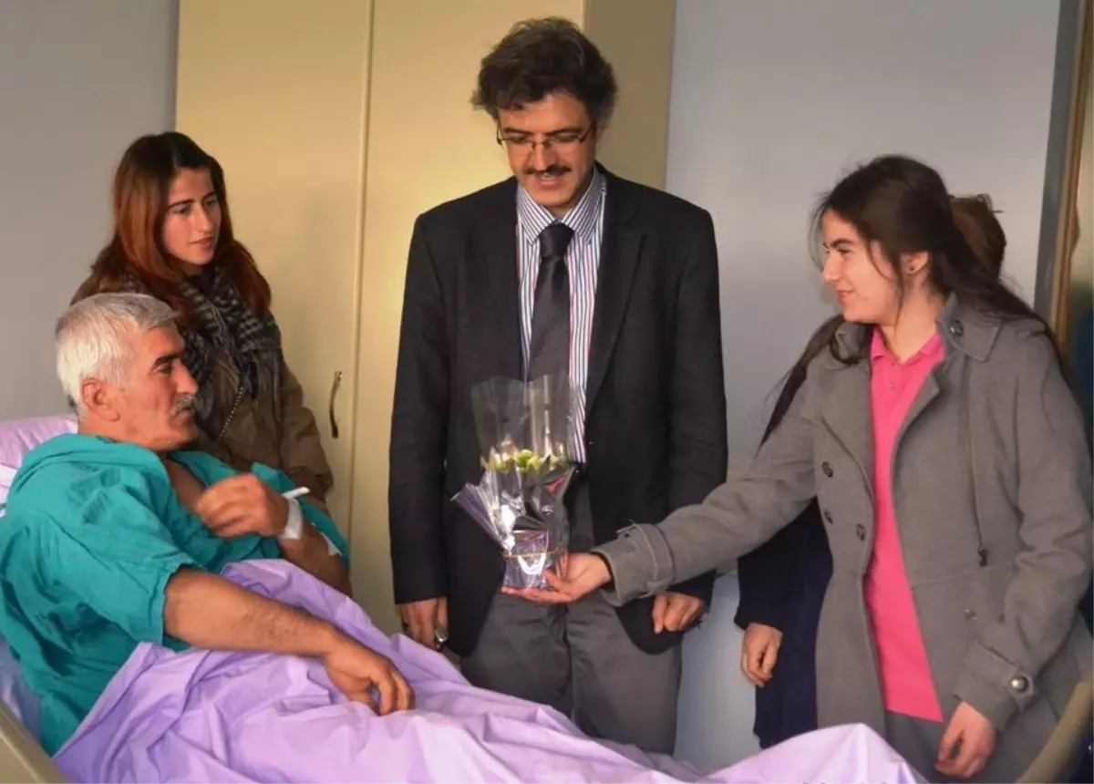 Öğrencilerden Kanser Hastalarına Moral Ziyareti