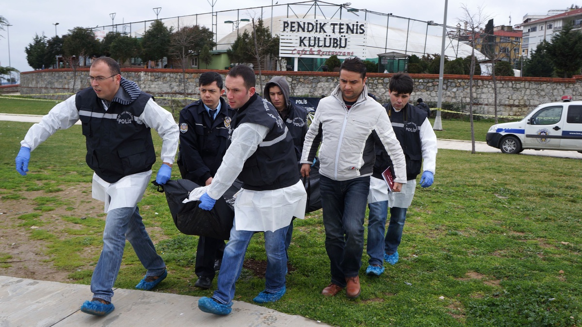 Pendik\'te Boğazı Kesilmiş Erkek Cesedi Bulundu