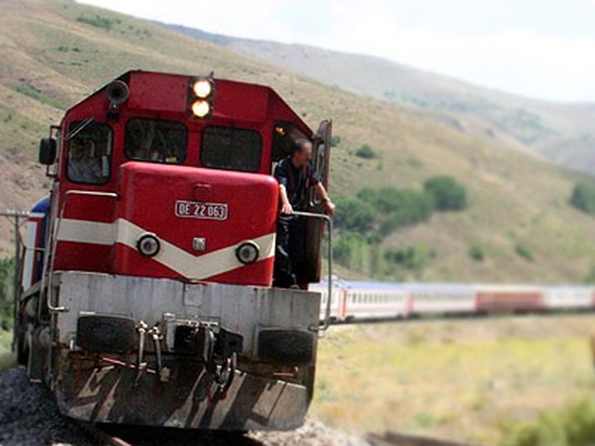 Sınırda Yük Trenine Bombalı Saldırı
