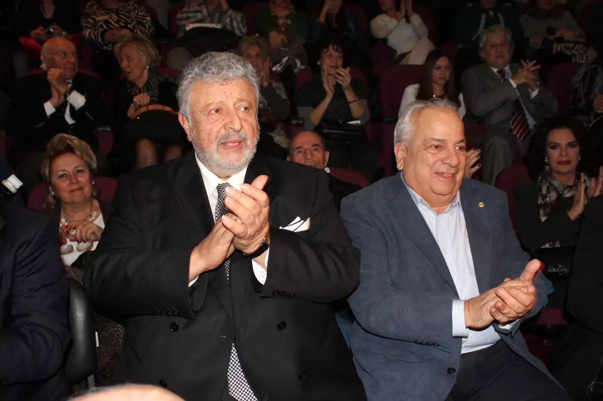 Zeki Alasya\'ya Saygı Gecesi